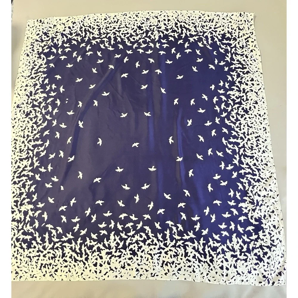 The Limited Scarf Polyester many pigeons flying Blue‎ White 40